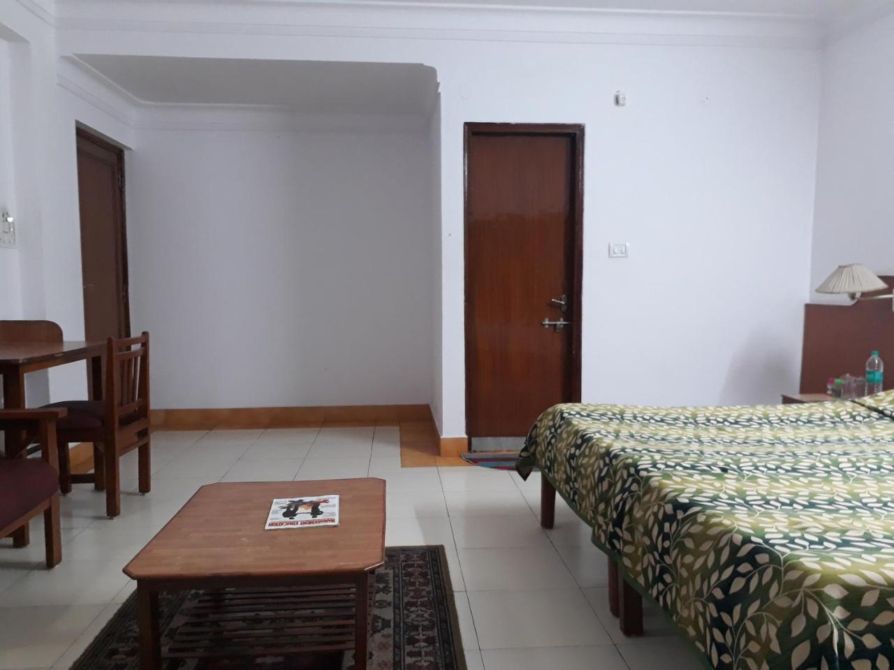 Hotel Tapti Saral Bhopal Zewnętrze zdjęcie